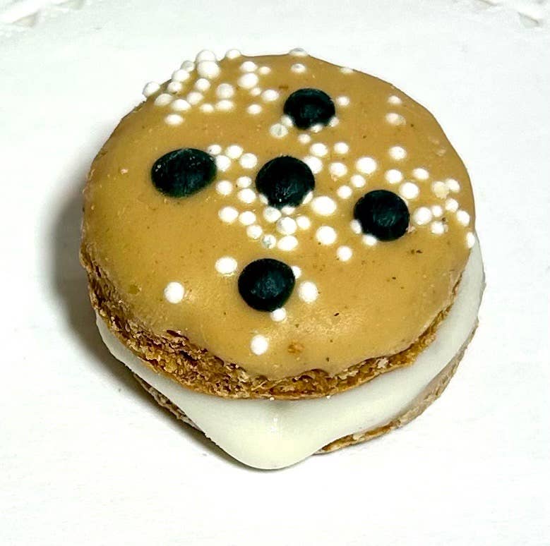 DELCO DOG CO. Mini Chocolate Chip Sandwich Bakery Dog Treat