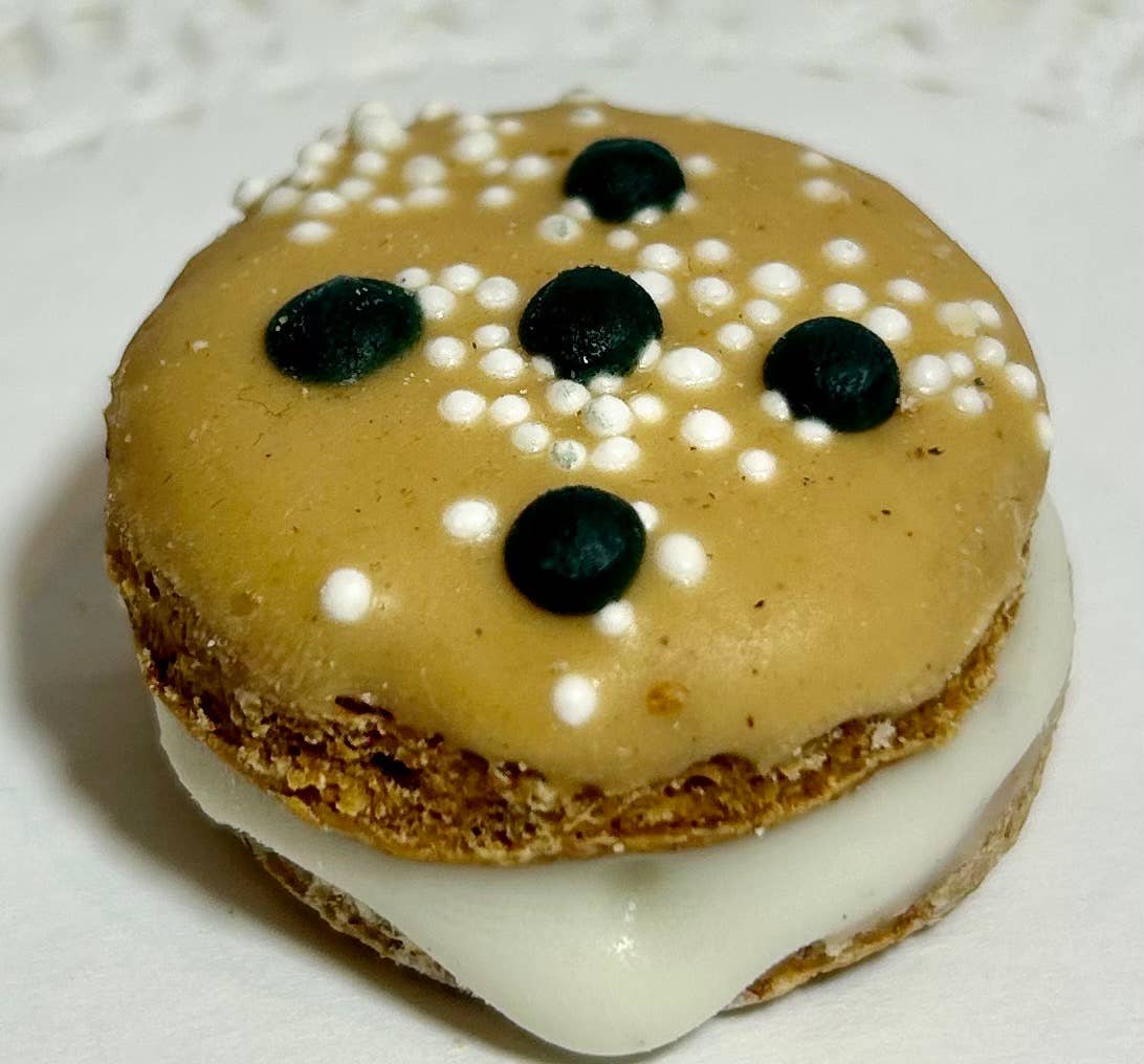 DELCO DOG CO. Mini Chocolate Chip Sandwich Bakery Dog Treat