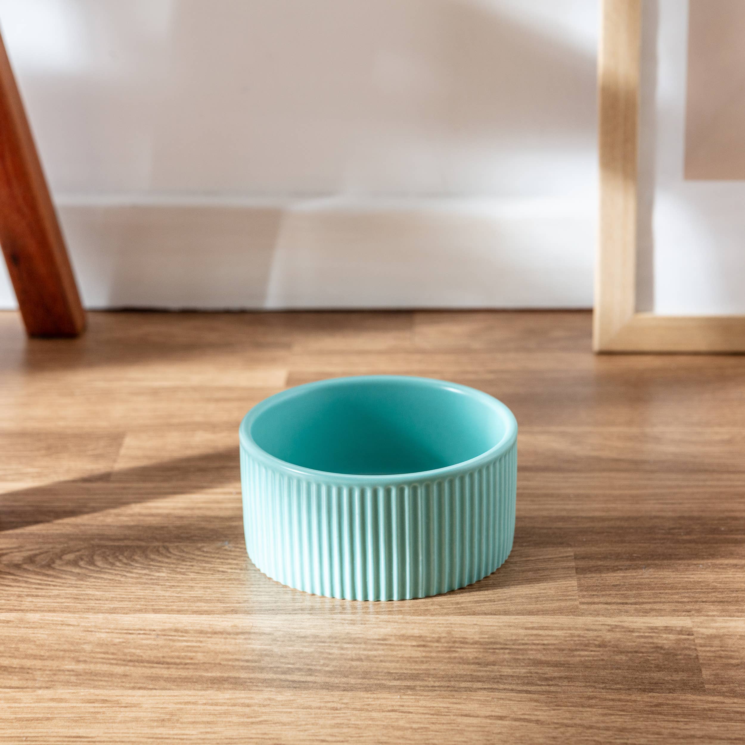Park Life Designs JARDIN Ribbed Pet Bowl Collection with Modern Matte Exterior