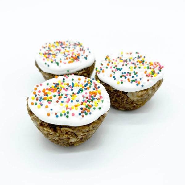 Furry Belly Bake Shop Rainbow Sprinkle Chewy Oat Cake Cup: White